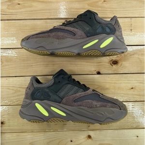 Yeezy 700